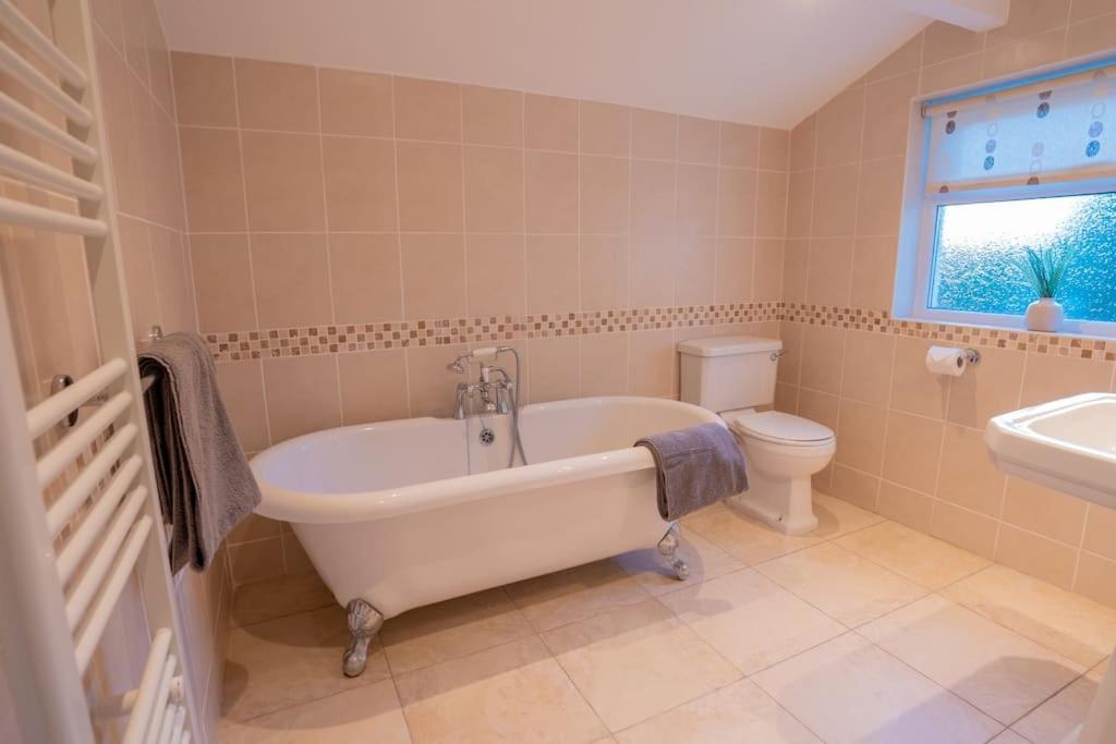 Erwenni, Llanbedrog, Abersoch Near Beach And Pub With Hot Tub Exterior photo